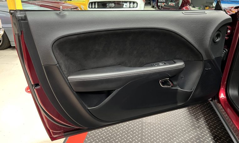 2018 Dodge Challenger Hellcat SRT Interior - Muscle Car Warehouse